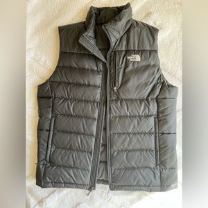Men’s Black insulated North-face vest. Large